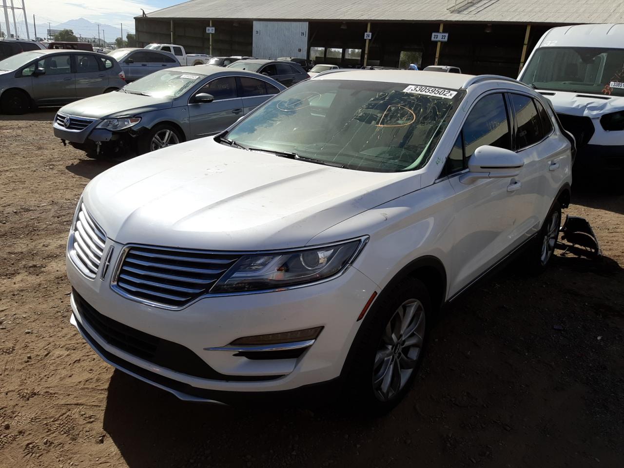 Photo 2 from auction – 2016 LINCOLN MKC SELECT with VIN 5LMCJ2C92GUJ30924