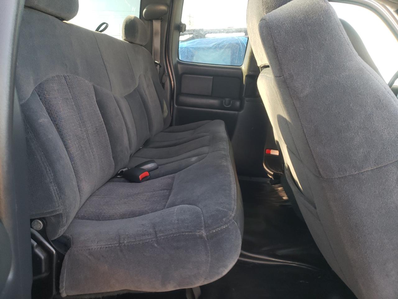 Photo 6 from auction – 2001 CHEVROLET SILVERADO with VIN 2GCEC19T811184173