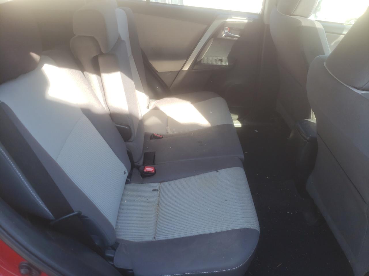 Photo 6 from auction – 2014 TOYOTA RAV4 XLE with VIN JTMRFREV6ED047841
