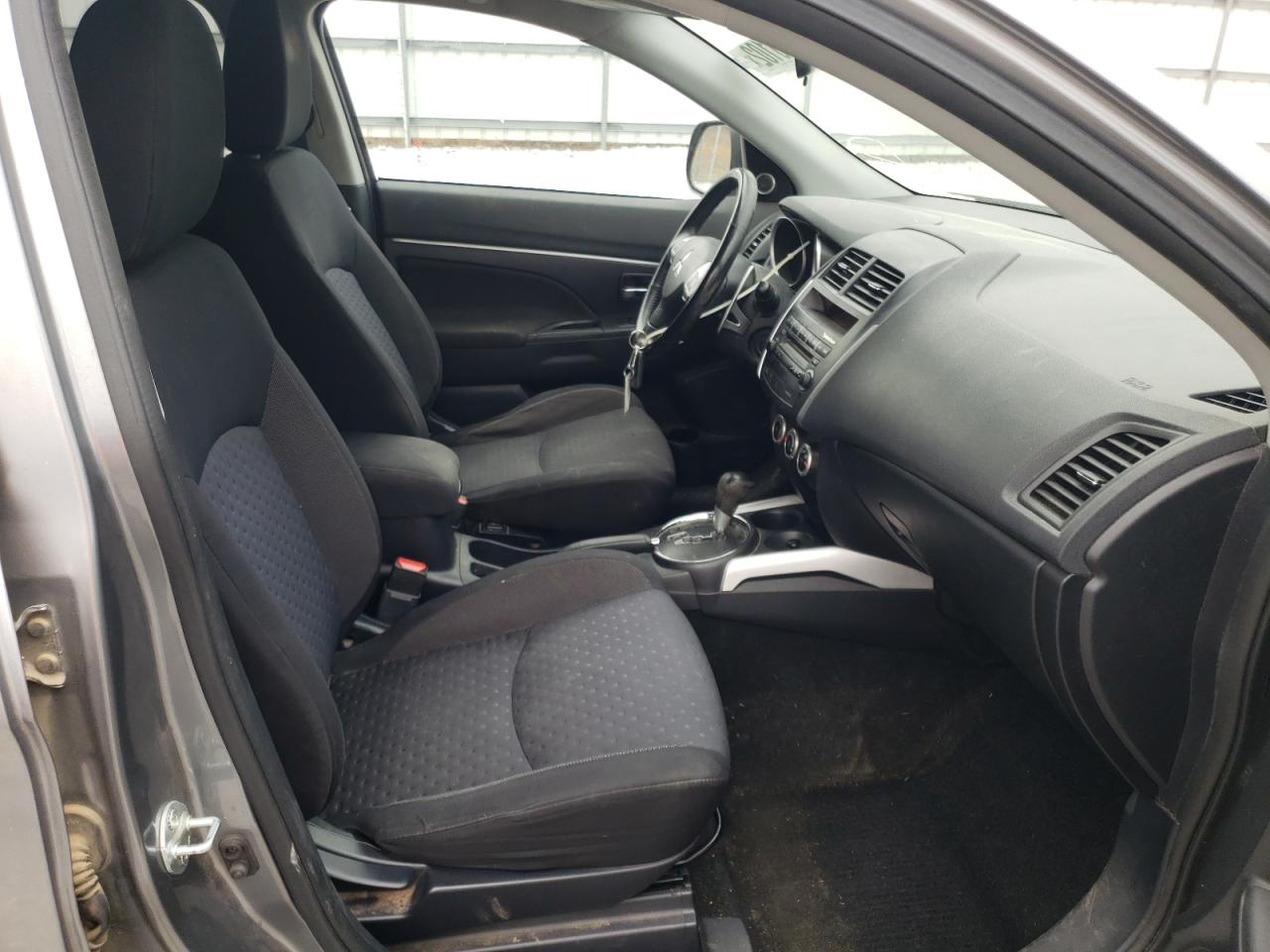 Photo 5 from auction – 2011 MITSUBISHI OUTLANDER with VIN JA4AR4AU6BZ005179