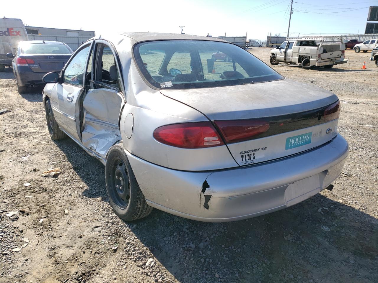 Photo 3 from auction – 2000 FORD ESCORT with VIN 3FAFP13P0YR175340