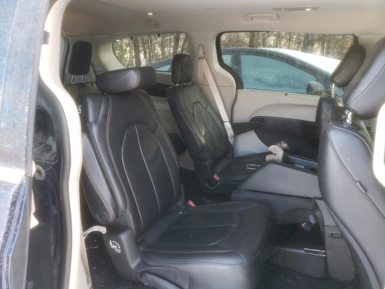 Photo 6 from auction – 2017 CHRYSLER PACIFICA T with VIN 2C4RC1BG9HR670226