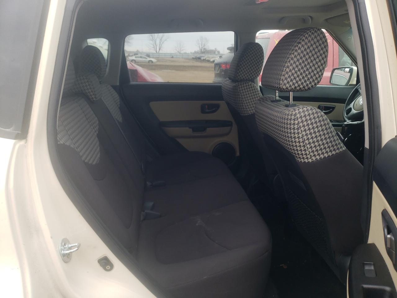 Photo 6 from auction – 2011 KIA SOUL + with VIN KNDJT2A20B7321358