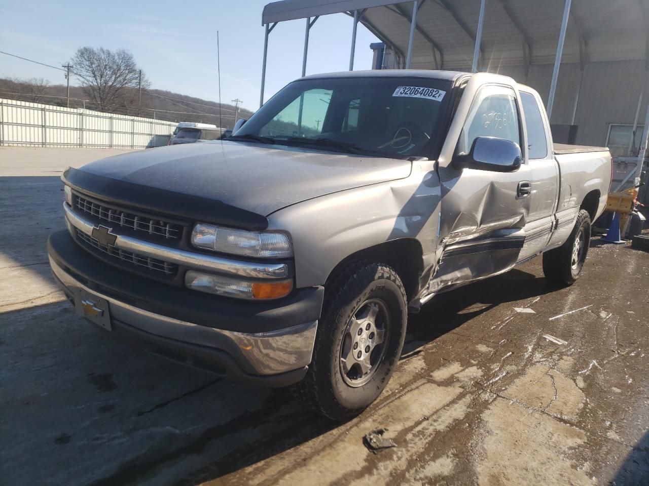 Photo 2 from auction – 2001 CHEVROLET SILVERADO with VIN 2GCEC19T811184173