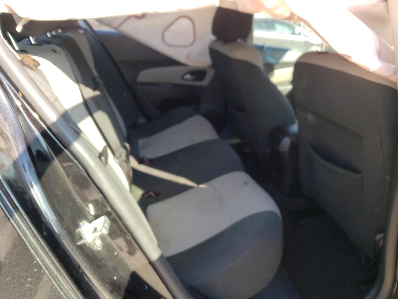 Photo 6 from auction – 2011 CHEVROLET CRUZE LS with VIN 1G1PC5SH2B7290458