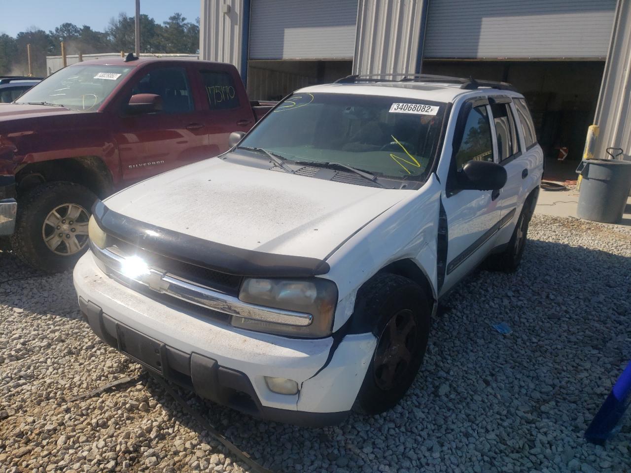 Photo 2 from auction – 2002 CHEVROLET TRAILBLAZE with VIN 1GNDS13S122525405