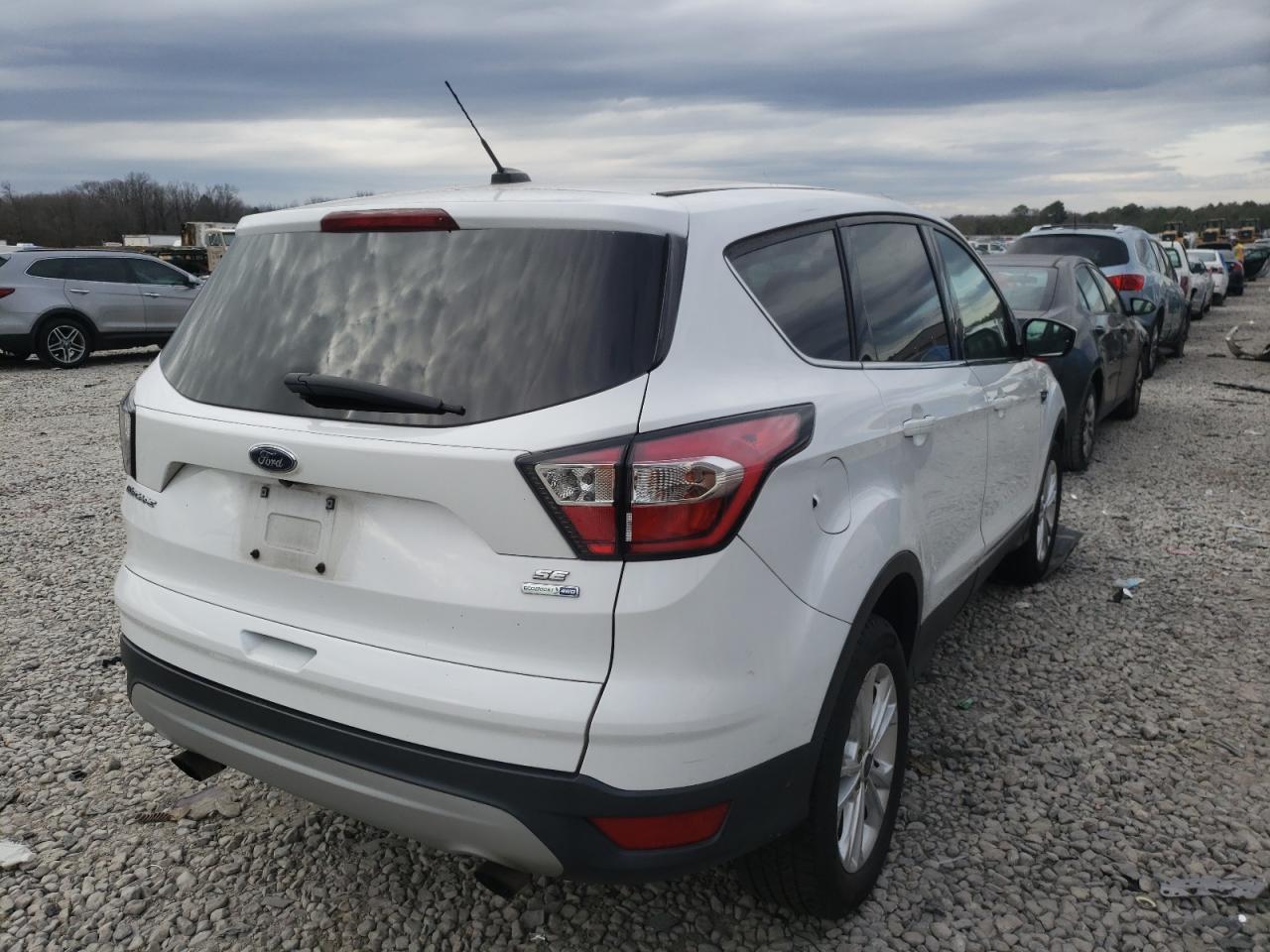 Photo 4 from auction – 2017 FORD ESCAPE SE with VIN 1FMCU9GD7HUD94403