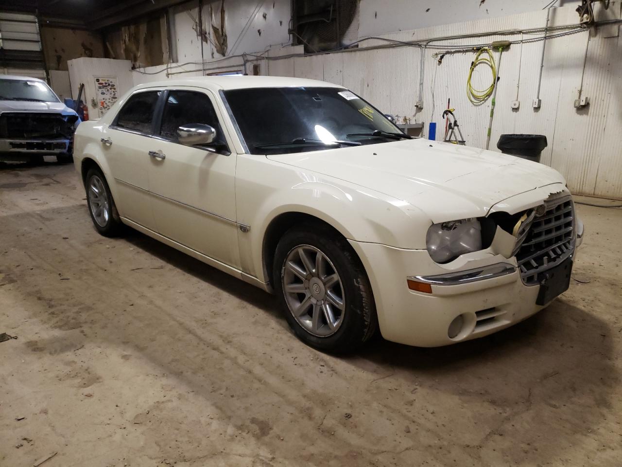 CHRYSLER 300C 2006 with VIN 2C3LA63H86H536198 - Photo from auction