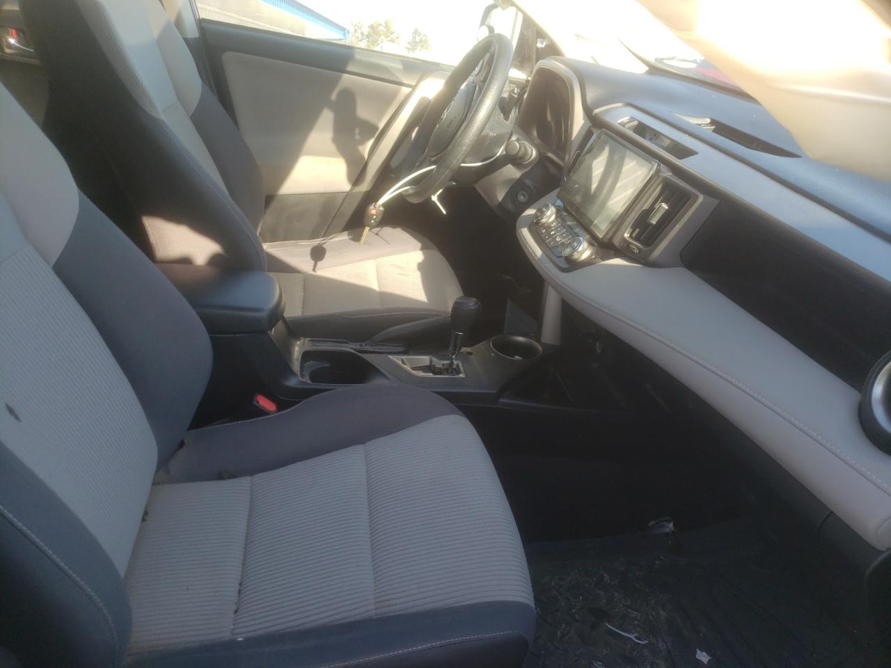 Photo 5 from auction – 2014 TOYOTA RAV4 XLE with VIN JTMRFREV6ED047841