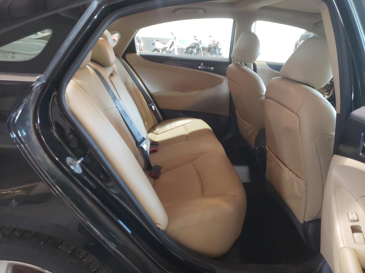 Photo 6 from auction – 2013 HYUNDAI SONATA SE with VIN 5NPEC4AC1DH614514