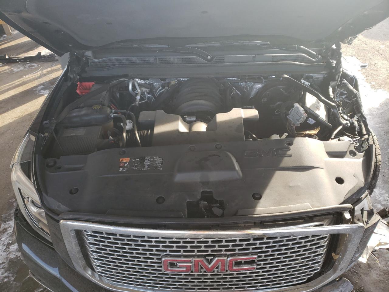 Photo 7 from auction – 2015 GMC YUKON DENA with VIN 1GKS2CKJ0FR573256