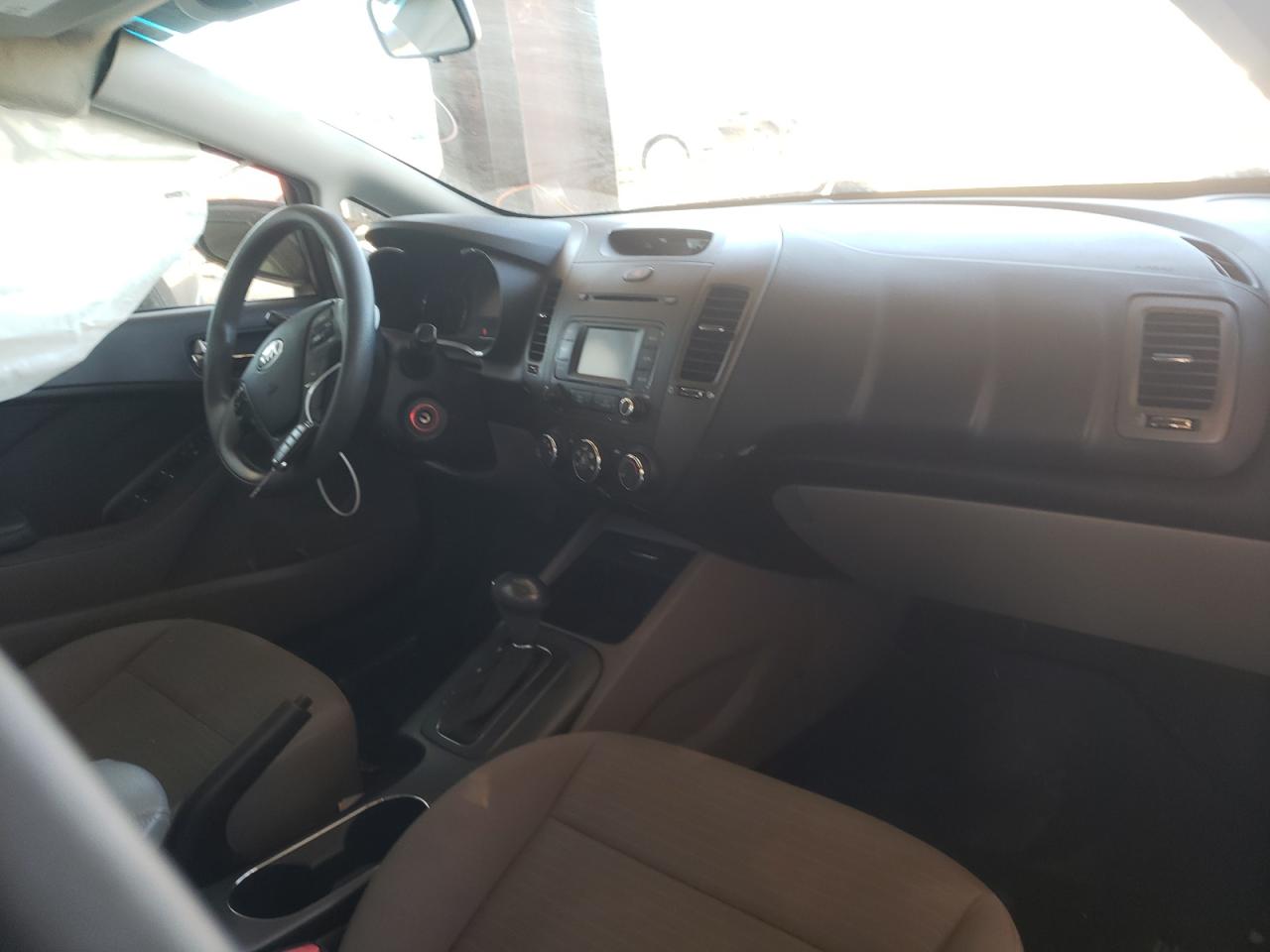 Photo 9 from auction – 2016 KIA FORTE LX with VIN KNAFX4A69G5571724