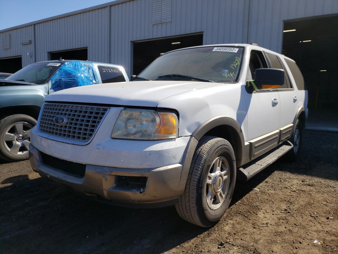 Photo 2 from auction – 2003 FORD EXPEDITION with VIN 1FMRU17W93LB28442