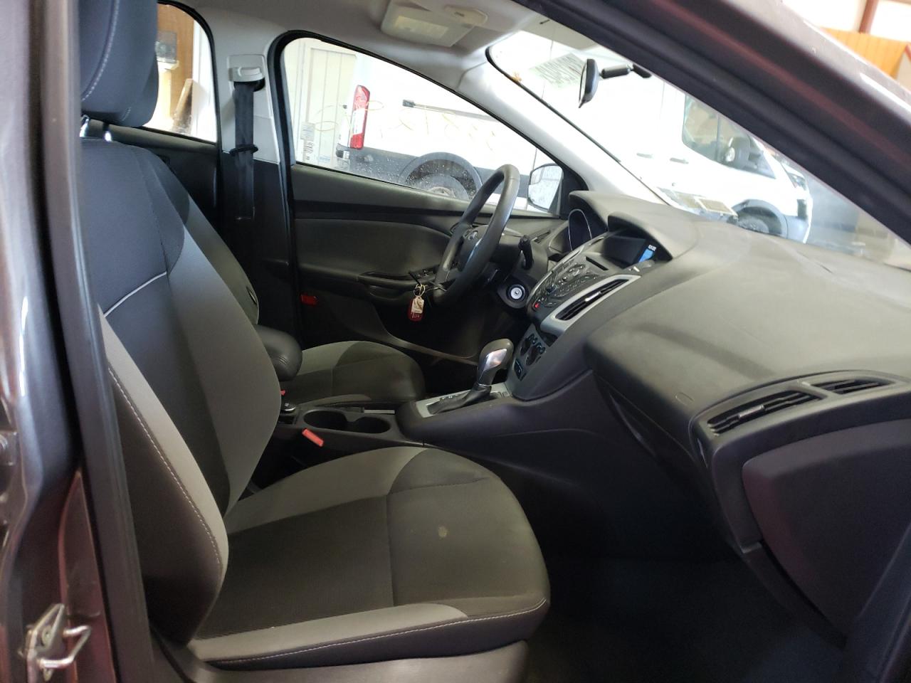 Photo 5 from auction – 2012 FORD FOCUS SE with VIN 1FAHP3K23CL233426