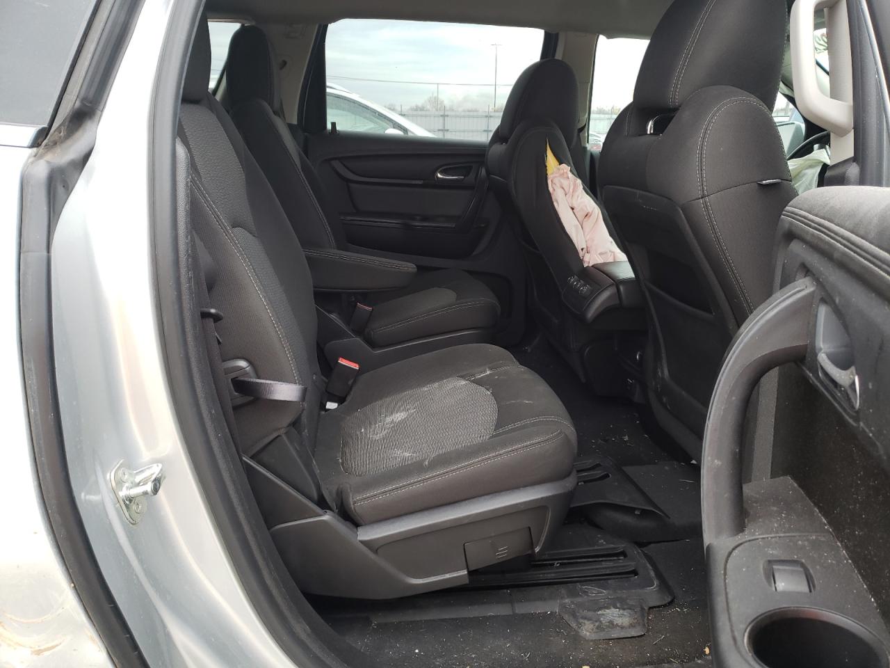 Photo 6 from auction – 2016 CHEVROLET TRAVERSE L with VIN 1GNKRGKDXGJ270243