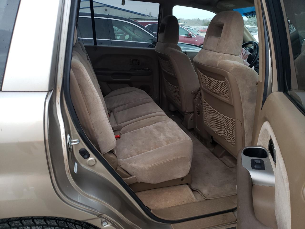 Photo 6 from auction – 2005 HONDA PILOT EX with VIN 5FNYF18435B030083