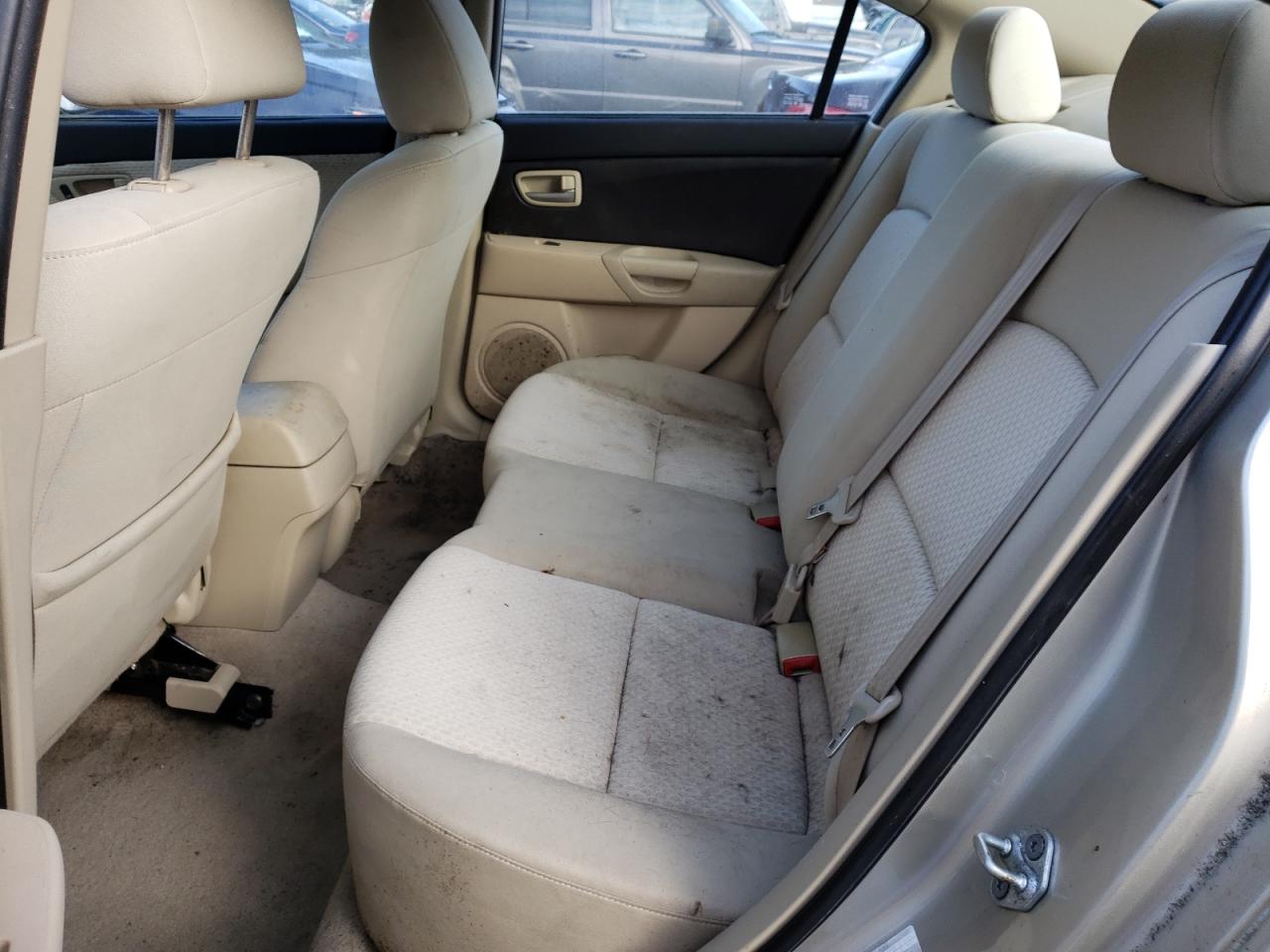 Photo 6 from auction – 2004 MAZDA 3 I with VIN JM1BK12F841131106