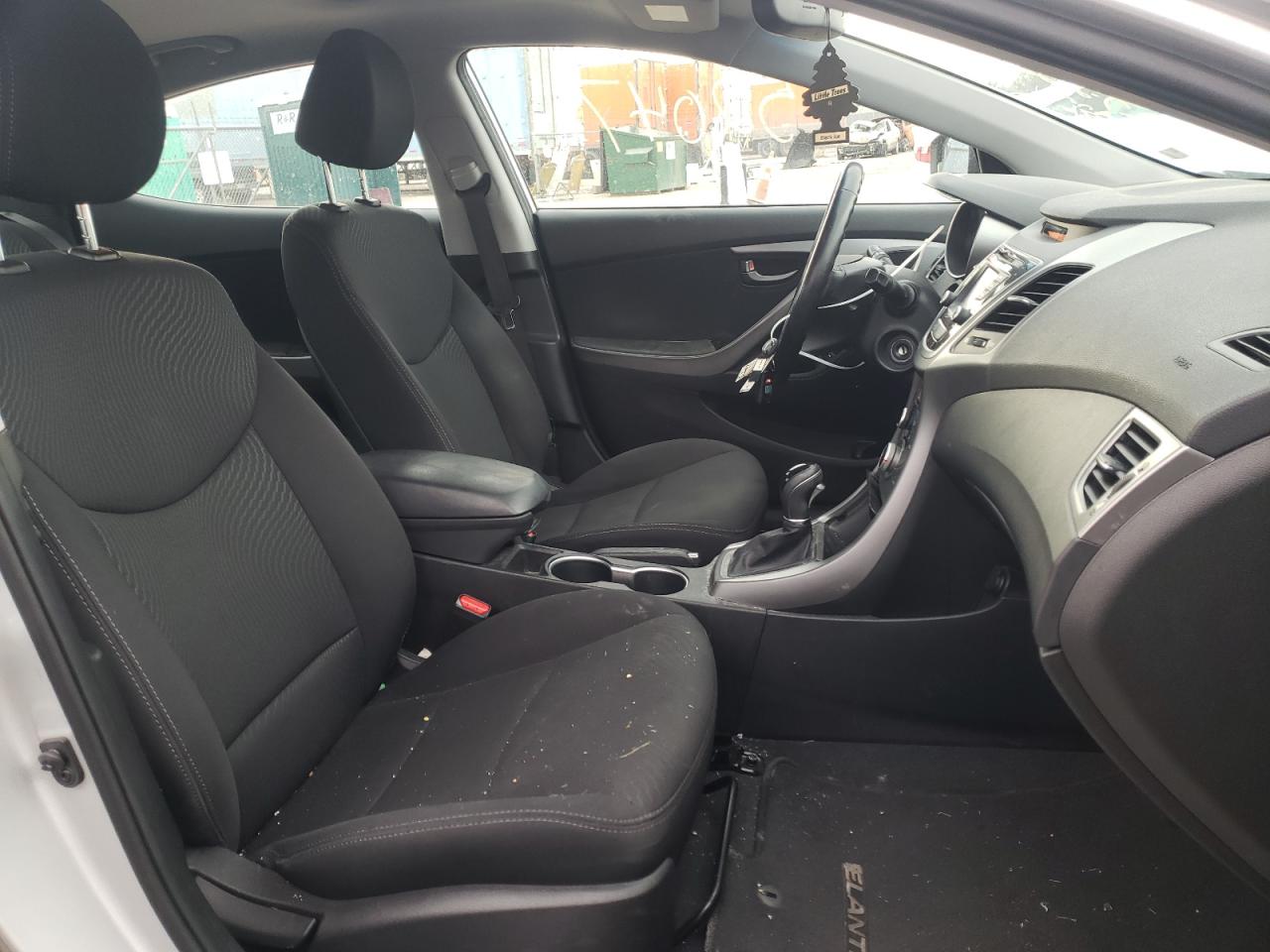 Photo 5 from auction – 2015 HYUNDAI ELANTRA SE with VIN 5NPDH4AE4FH617151