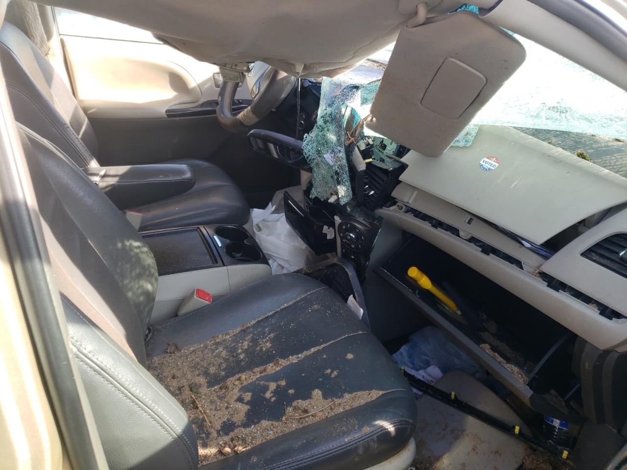 Photo 5 from auction – 2012 TOYOTA SIENNA LE with VIN 5TDKK3DC7CS208564