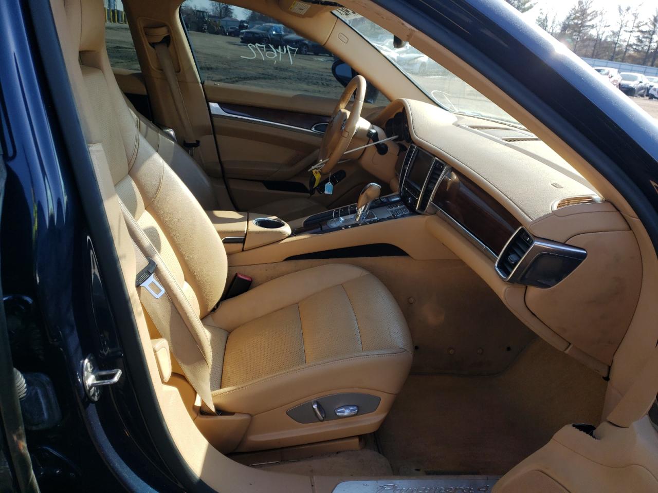 Photo 5 from auction – 2011 PORSCHE PANAMERA 2 with VIN WP0AA2A74BL012811