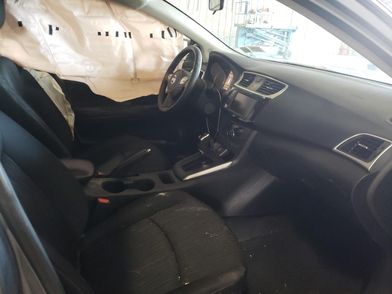 Photo 5 from auction – 2019 NISSAN SENTRA S with VIN 3N1AB7AP2KY249057