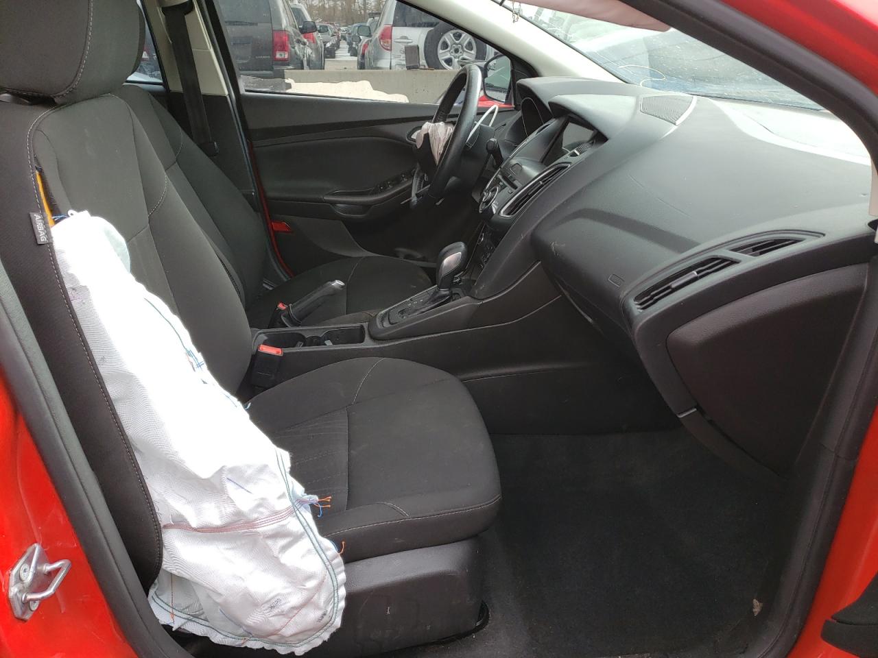Photo 5 from auction – 2017 FORD FOCUS SEL with VIN 1FADP3H28HL219647