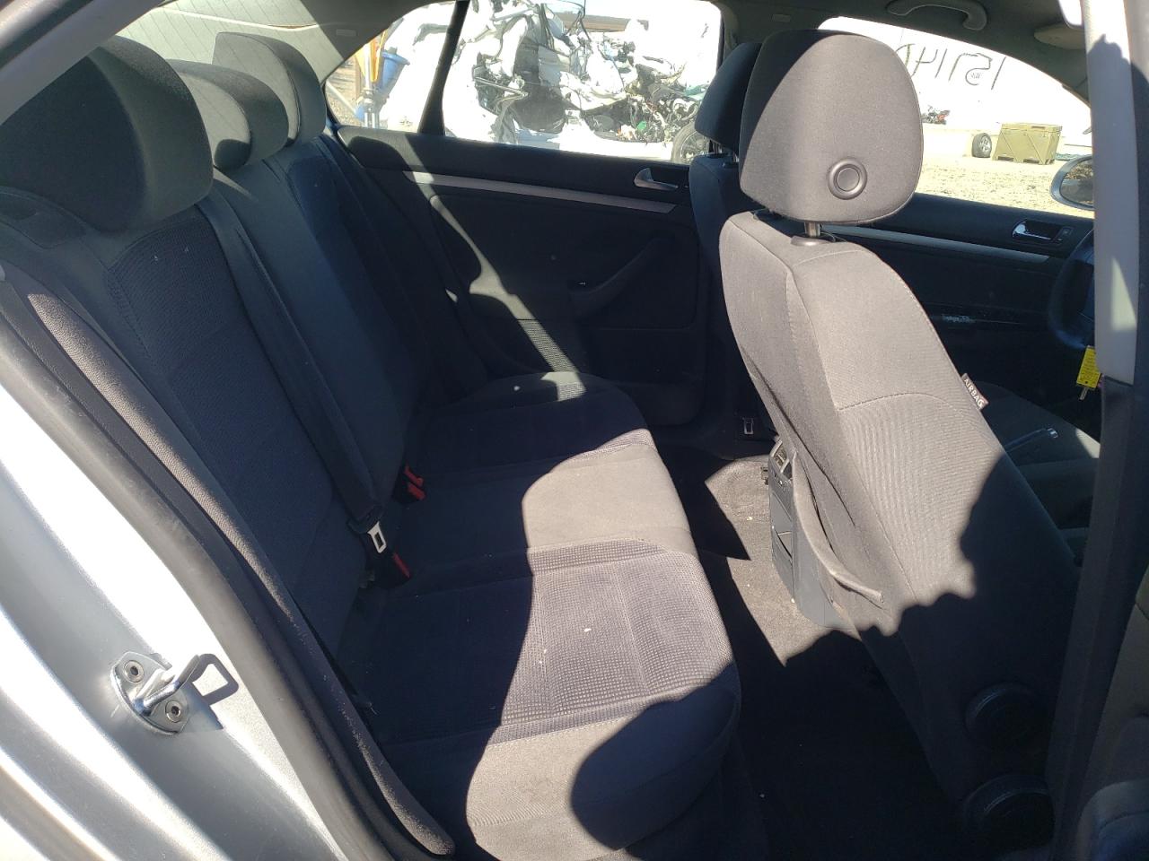 Photo 6 from auction – 2006 VOLKSWAGEN JETTA VALU with VIN 3VWPG71K86M702198