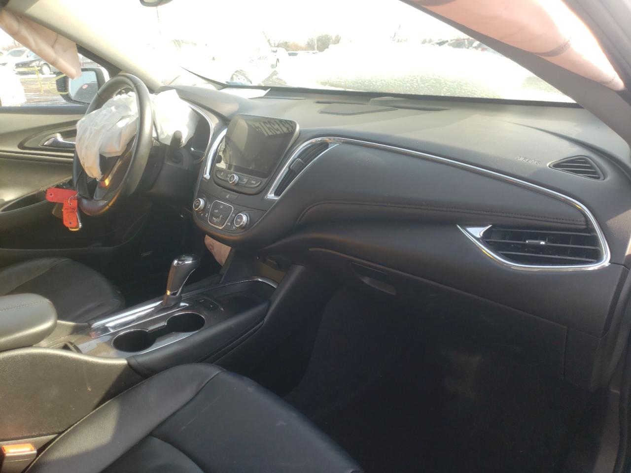 Photo 5 from auction – 2017 CHEVROLET MALIBU LT with VIN 1G1ZE5ST2HF184226