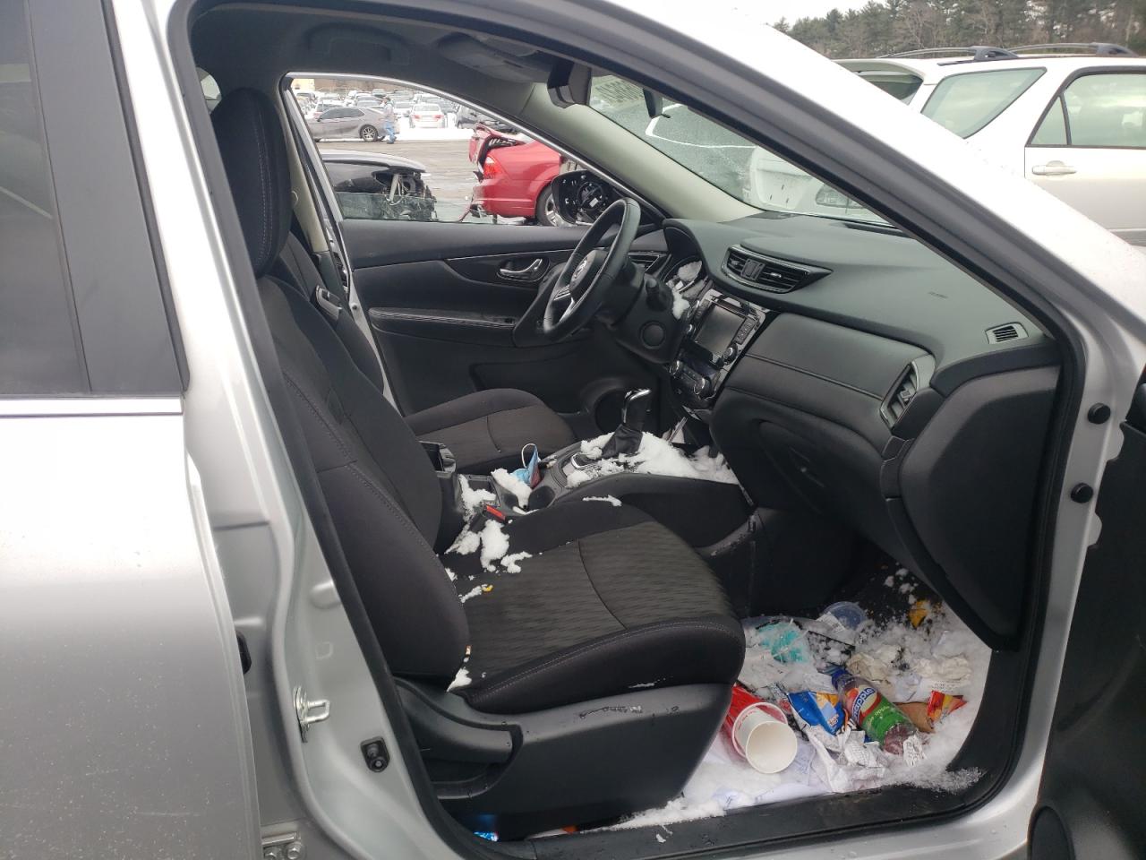 Photo 5 from auction – 2018 NISSAN ROGUE S with VIN 5N1AT2MV3JC837866