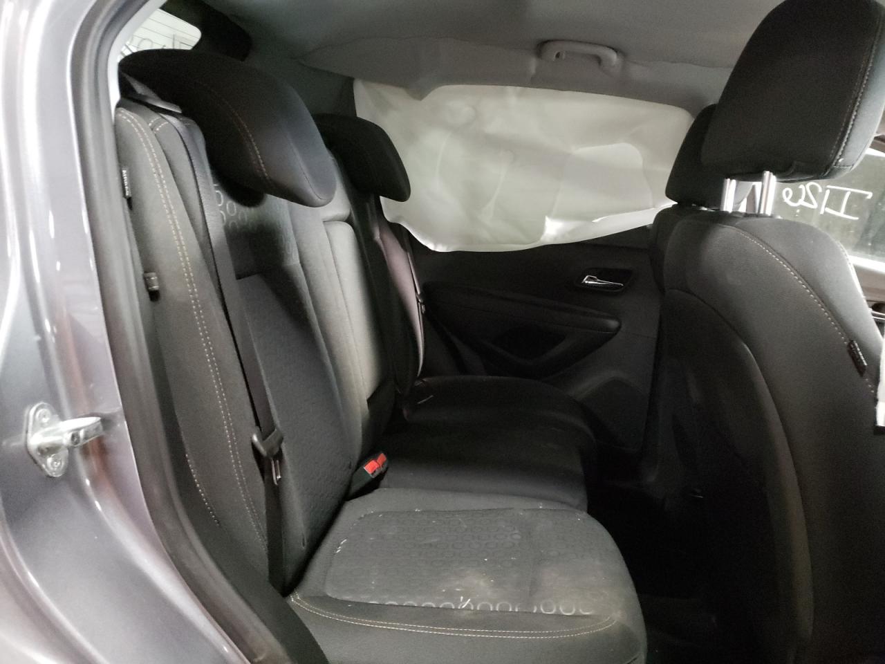 Photo 6 from auction – 2020 CHEVROLET TRAX LS with VIN 3GNCJNSB3LL243449