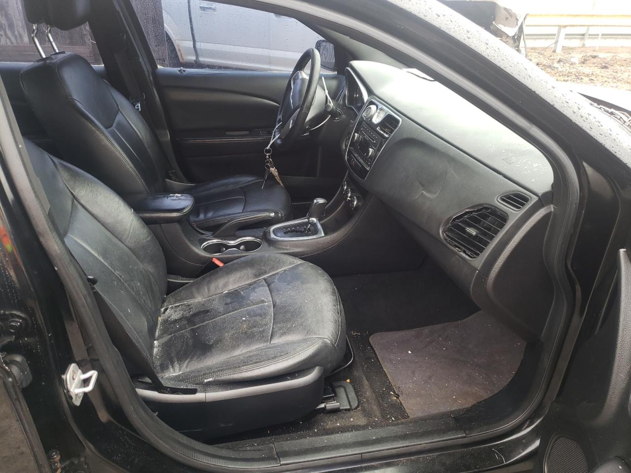Photo 5 from auction – 2013 CHRYSLER 200 TOURIN with VIN 1C3CCBBB9DN553497