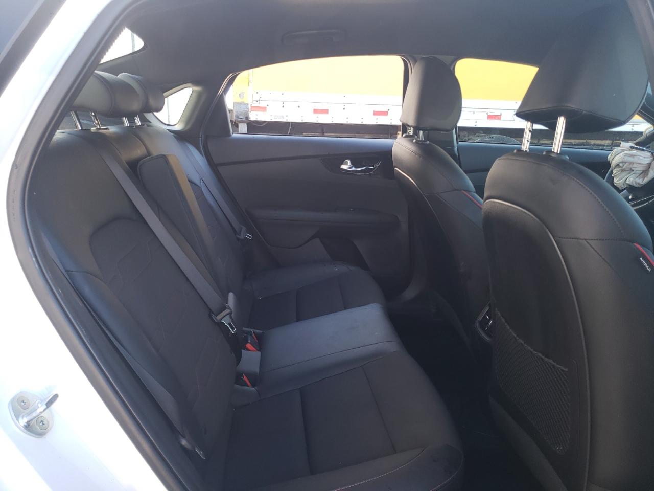 Photo 6 from auction – 2021 KIA FORTE GT with VIN 3KPF44AC3ME378843