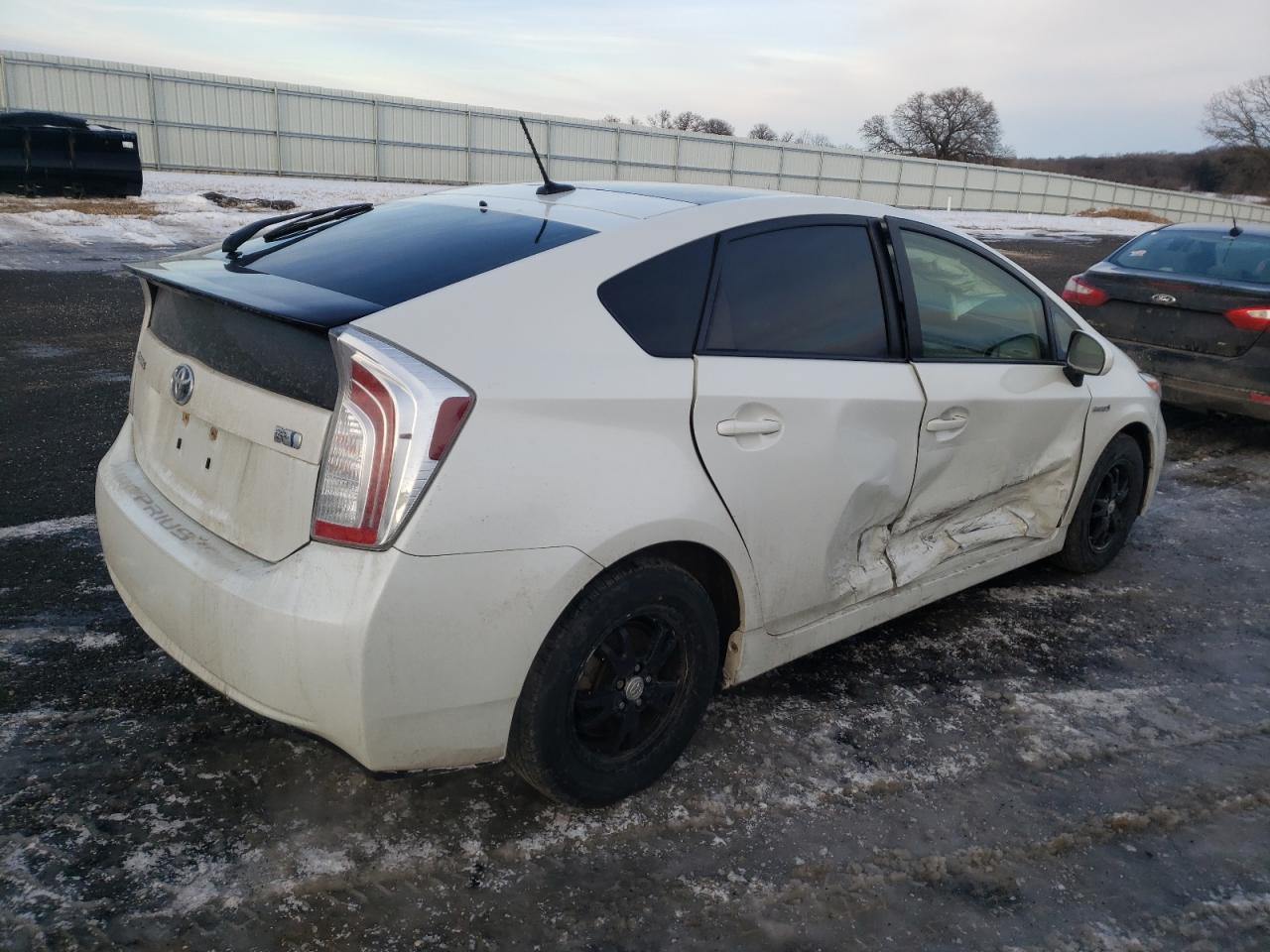Photo 4 from auction – 2014 TOYOTA PRIUS with VIN JTDKN3DU9E1851045