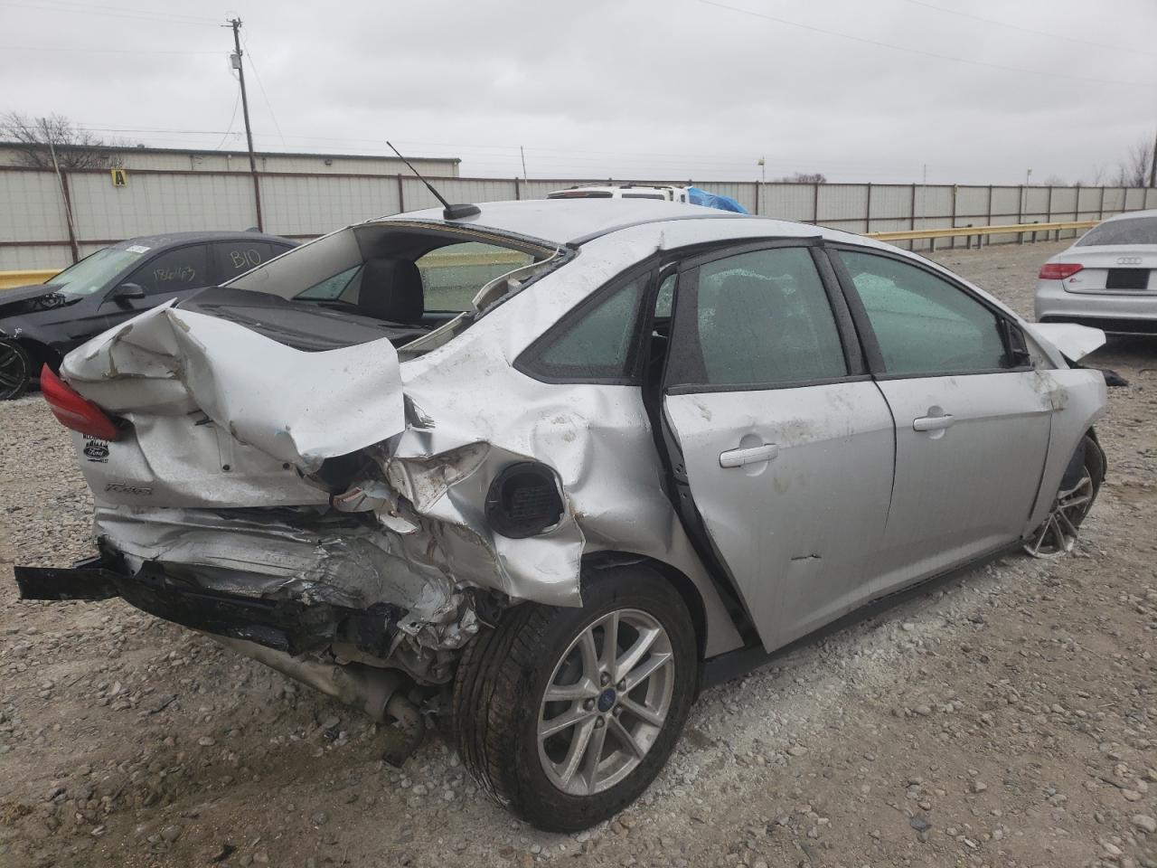 Photo 4 from auction – 2015 FORD FOCUS SE with VIN 1FADP3F24FL316988