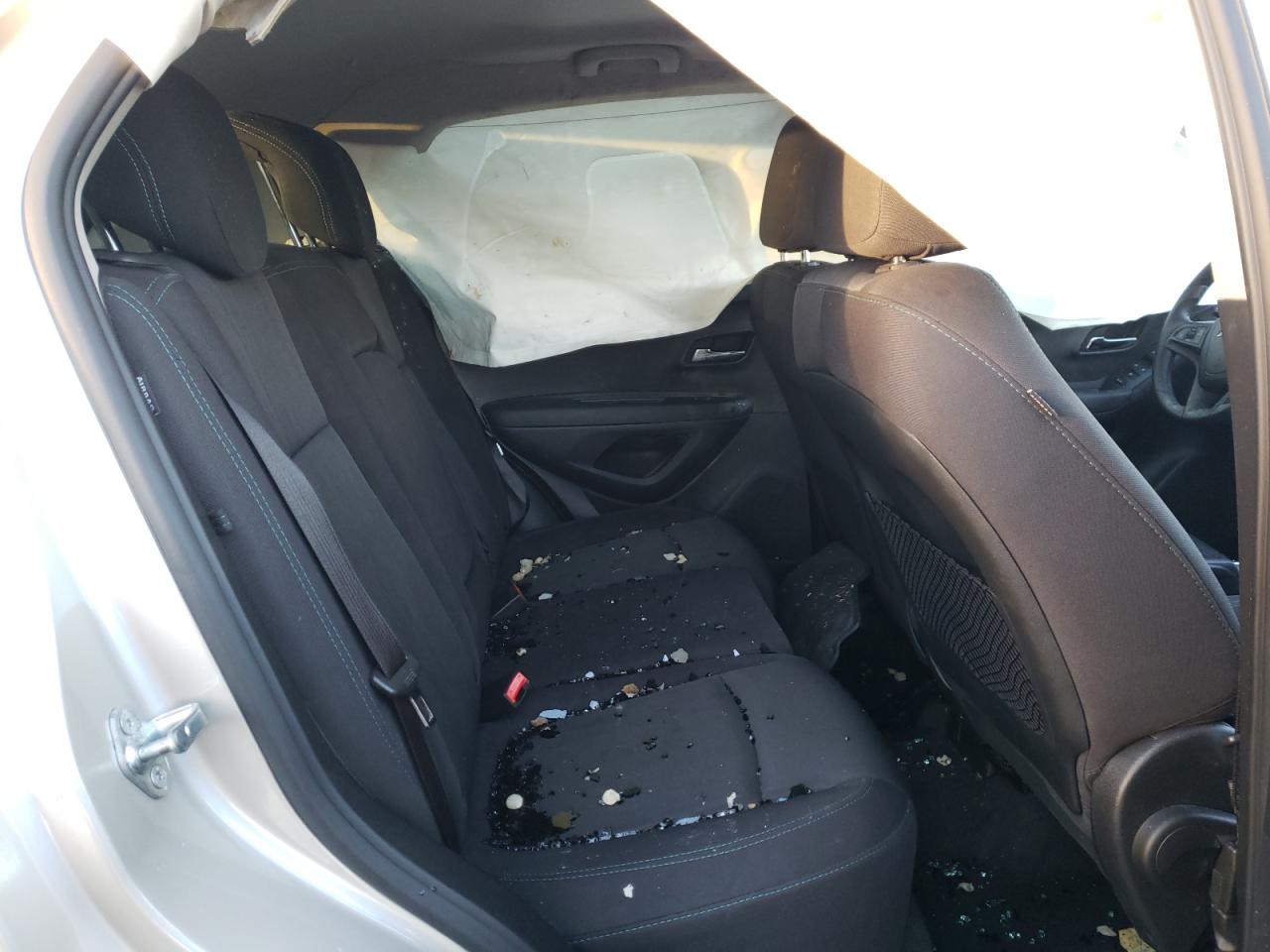 Photo 6 from auction – 2016 CHEVROLET TRAX 1LT with VIN 3GNCJPSB5GL268225