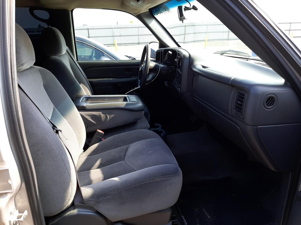 Photo 5 from auction – 2006 GMC NEW SIERRA with VIN 2GTEC13V161318300