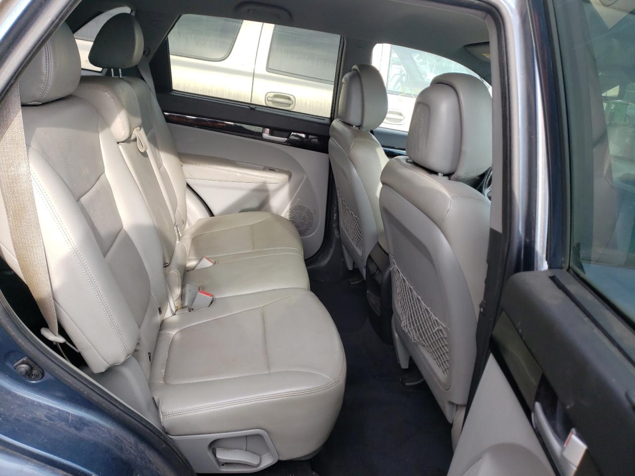 Photo 6 from auction – 2015 KIA SORENTO LX with VIN 5XYKTCA65FG605476