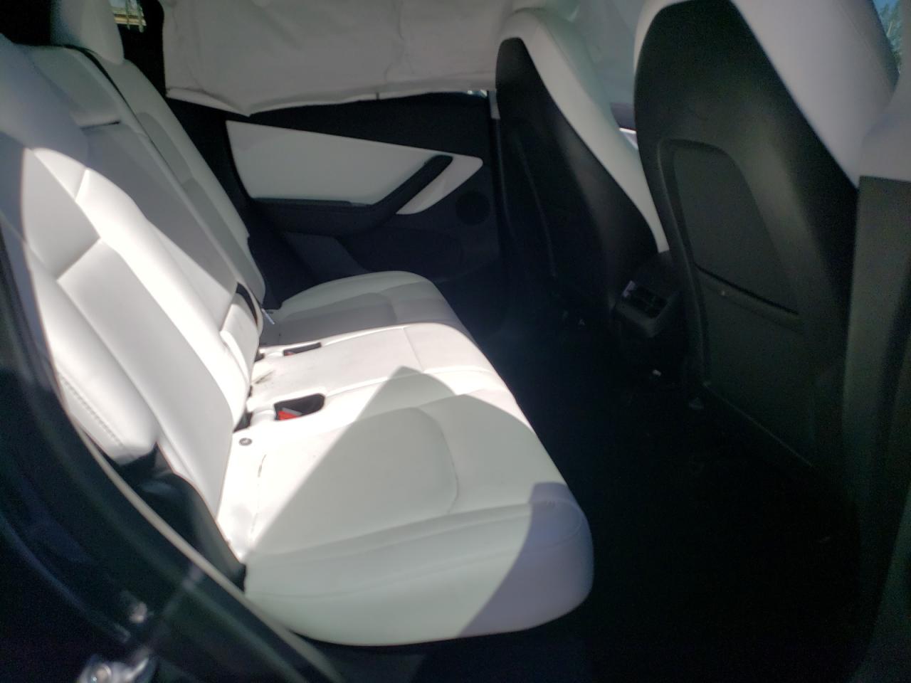 Photo 6 from auction – 2020 TESLA MODEL Y with VIN 5YJYGDEF9LF011555