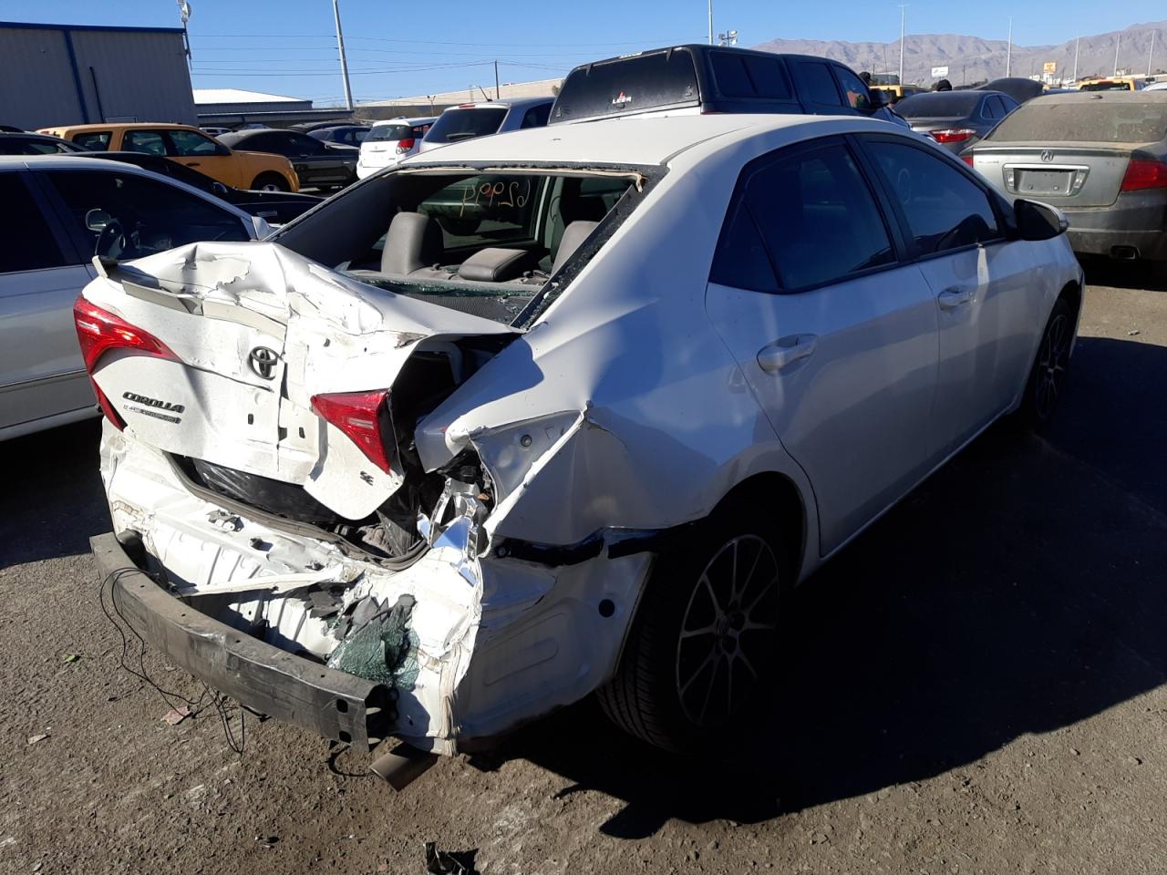 Photo 4 from auction – 2017 TOYOTA COROLLA L with VIN 5YFBURHE5HP596046