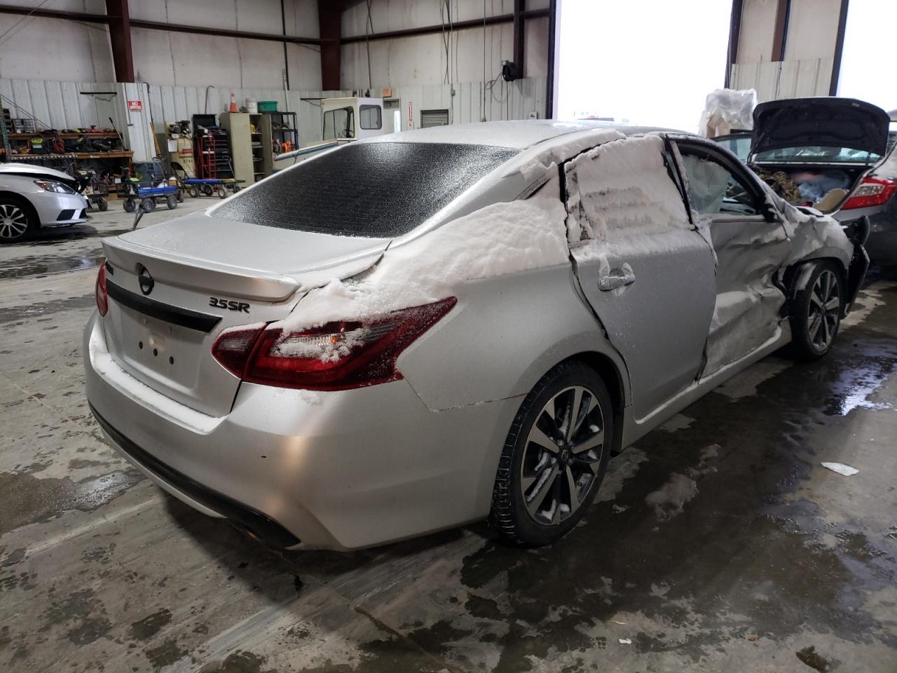 Photo 4 from auction – 2017 NISSAN ALTIMA 3.5 with VIN 1N4BL3AP7HC188044