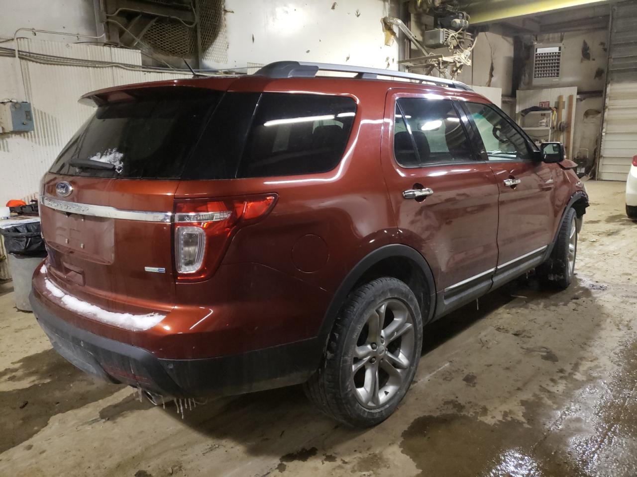 Photo 4 from auction – 2014 FORD EXPLORER L with VIN 1FM5K8F84EGA64385