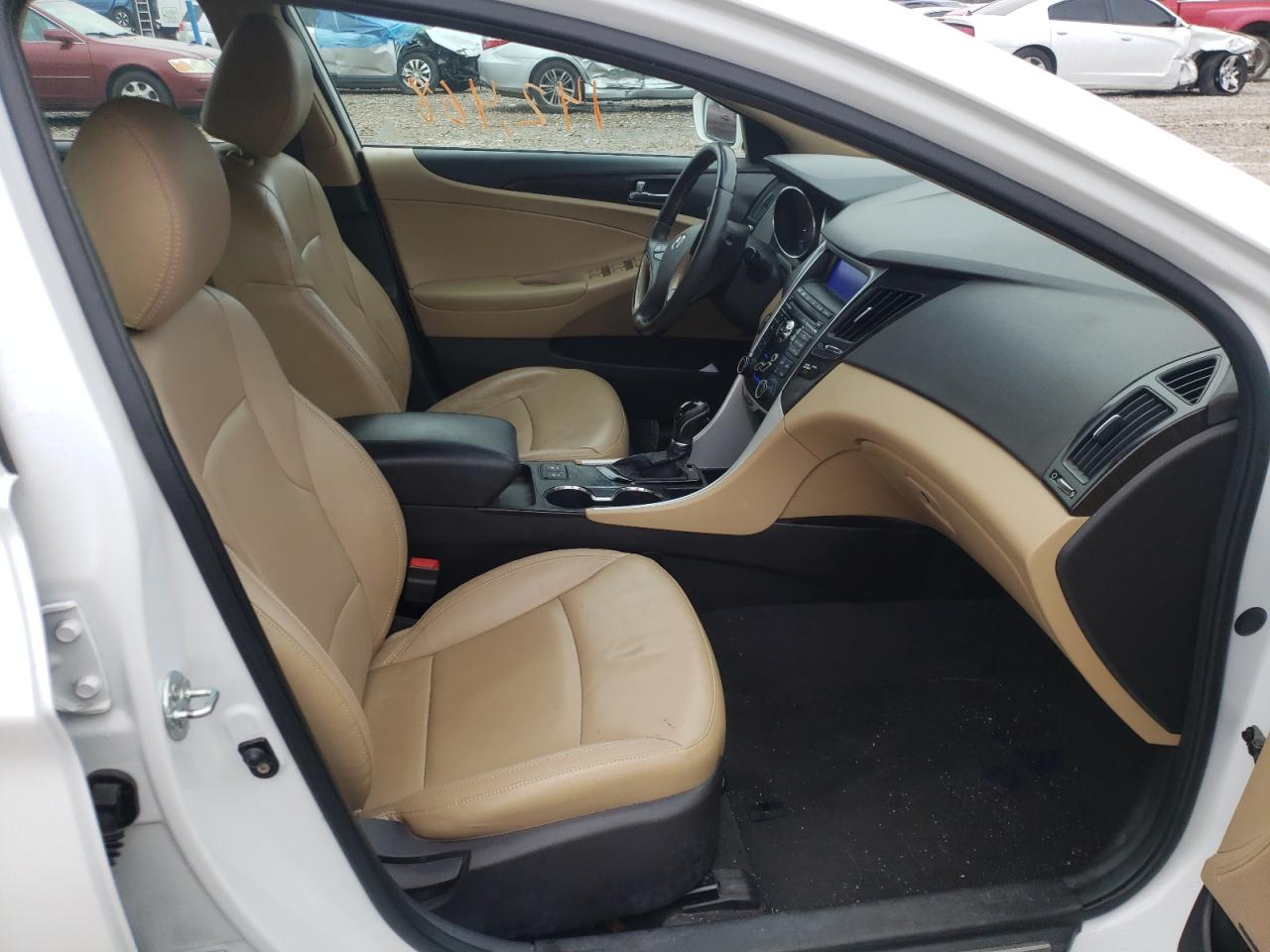 Photo 5 from auction – 2011 HYUNDAI SONATA SE with VIN 5NPEC4AC4BH143147