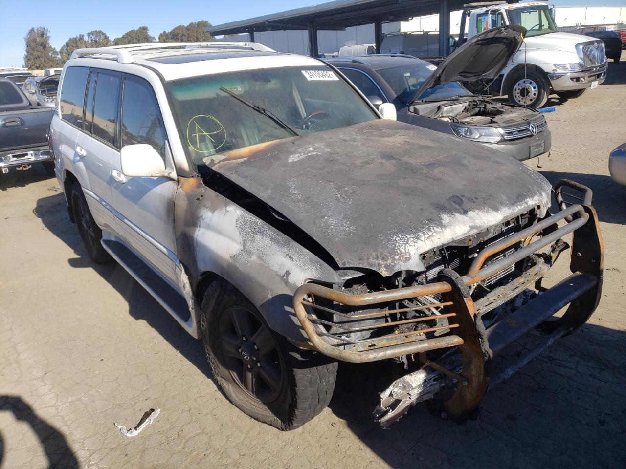 LEXUS LX 470 2006 with VIN JTJHT00WX64016283 - Photo from auction