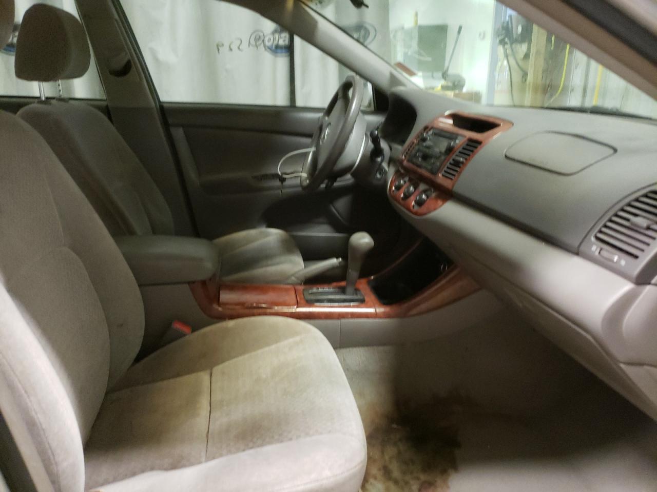 Photo 5 from auction – 2003 TOYOTA CAMRY LE with VIN 4T1BE32K73U243999