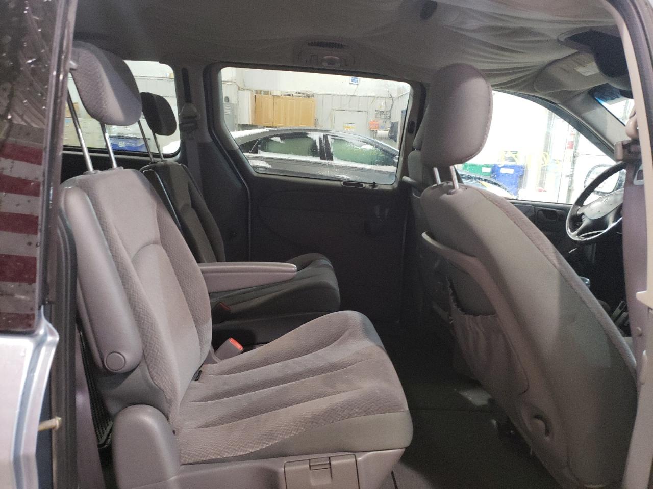 Photo 6 from auction – 2005 DODGE GRAND CARA with VIN 2D4GP44L85R477376