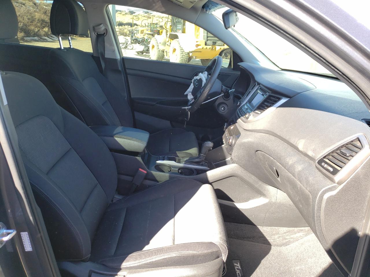 Photo 5 from auction – 2016 HYUNDAI TUCSON LIM with VIN KM8J3CA46GU182445