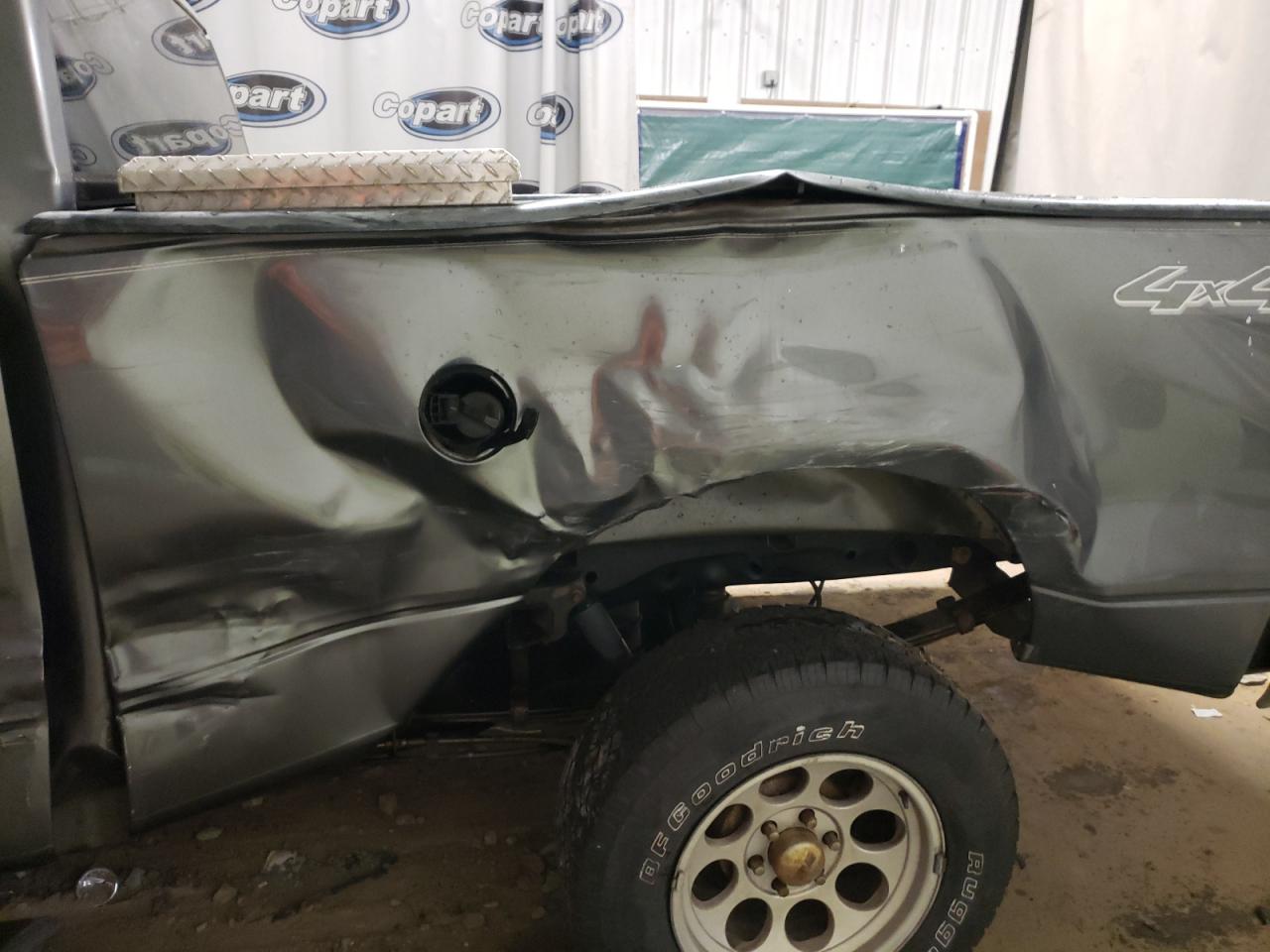 Photo 9 from auction – 2004 FORD F150 with VIN 1FTRF14W44NB61552