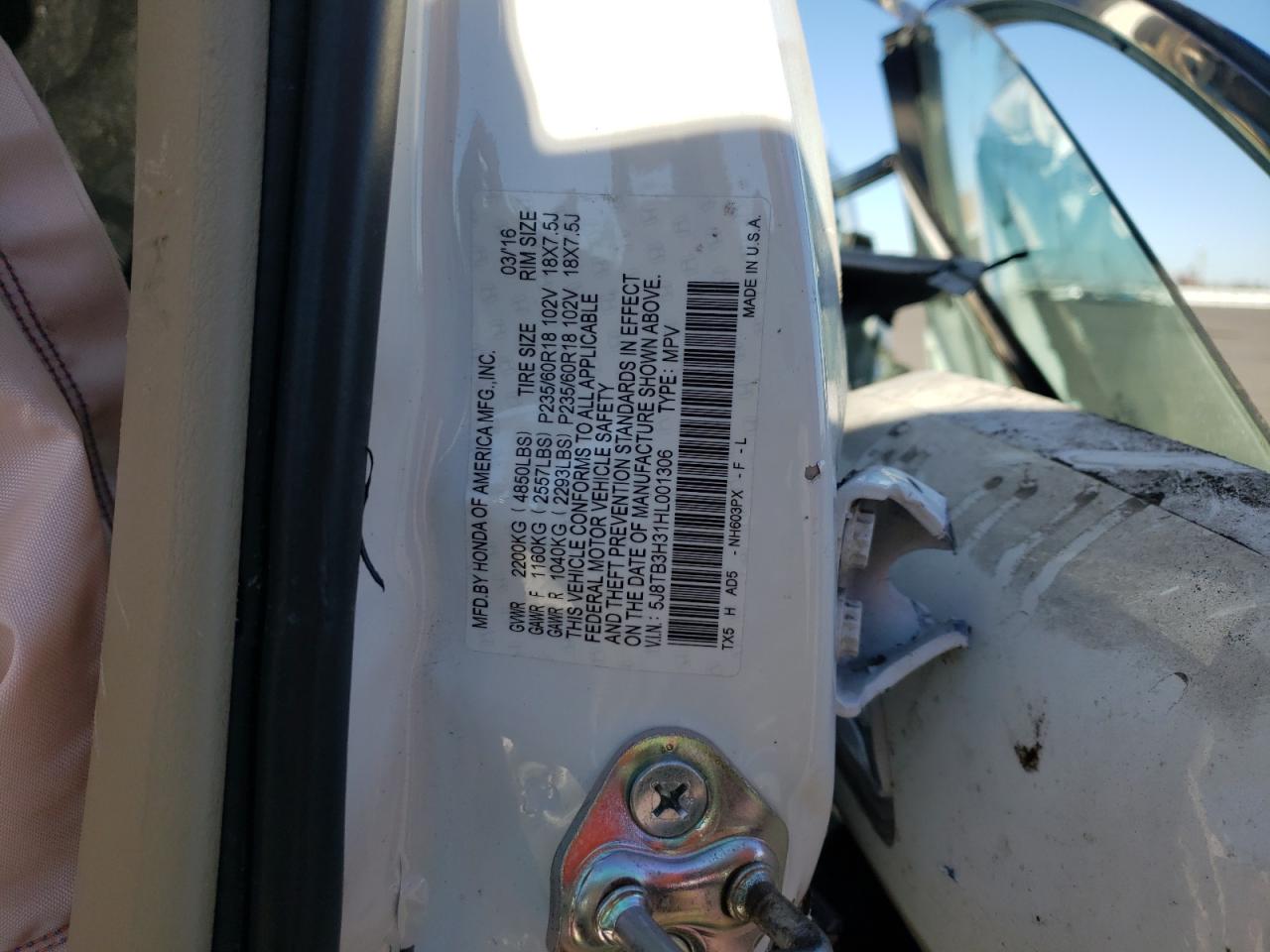 Photo 10 from auction – 2017 ACURA RDX with VIN 5J8TB3H31HL001306