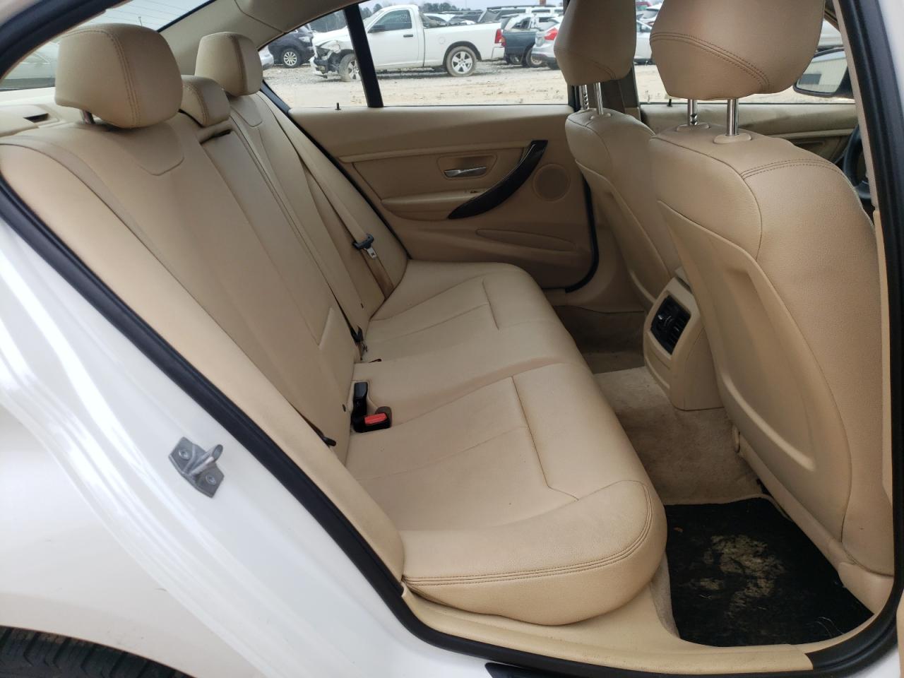 Photo 6 from auction – 2014 BMW 320 I with VIN WBA3B1G57ENT00267