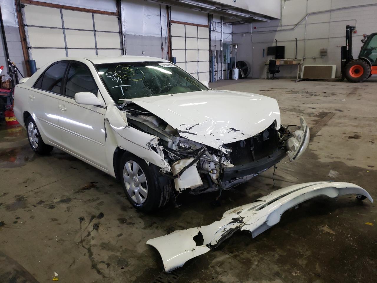 TOYOTA CAMRY LE 2003 with VIN 4T1BE32K33U181551 - Photo from auction
